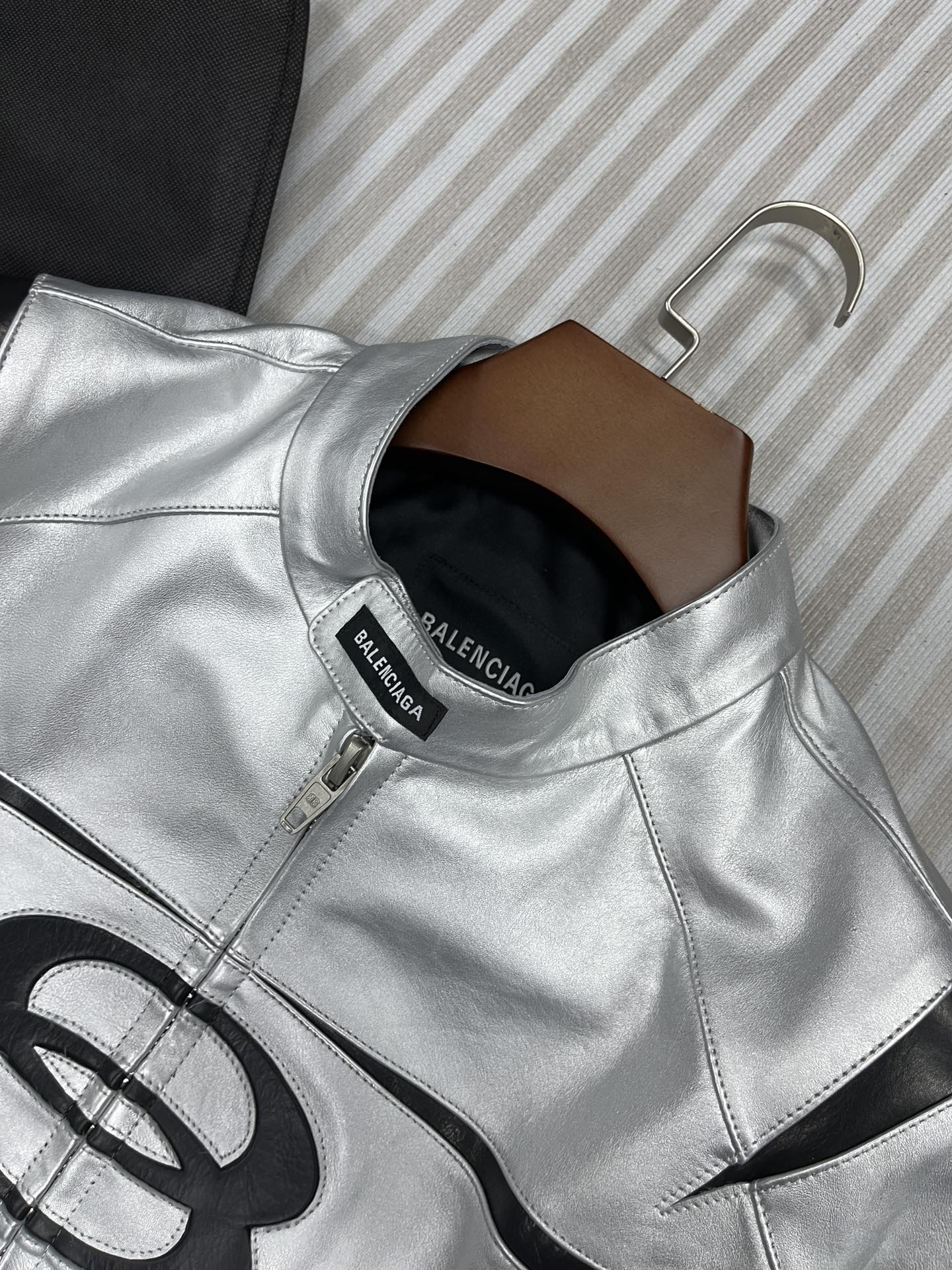 Balenciaga Oversized Leather Bikers Jacket – Silver
