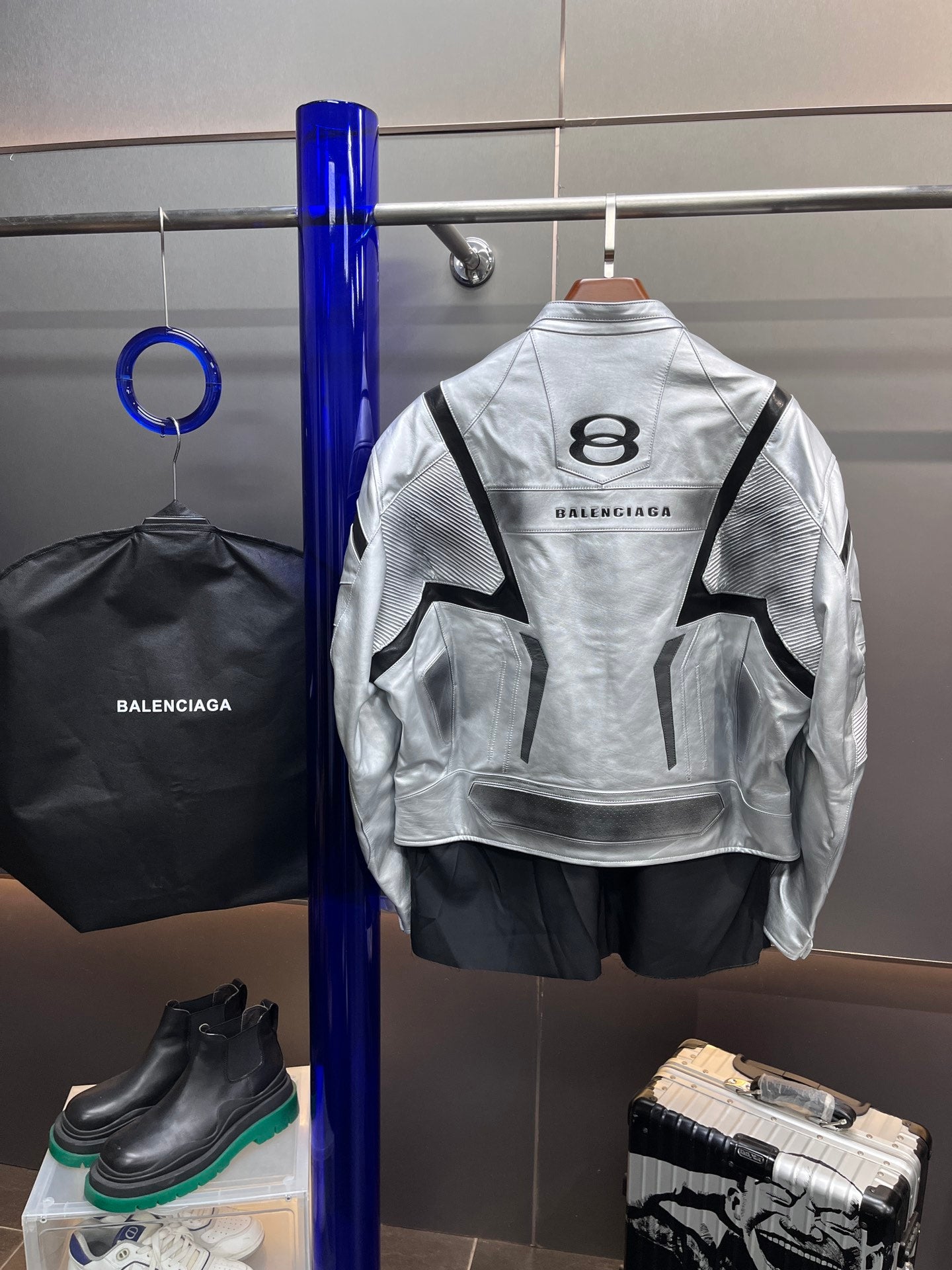 Balenciaga Oversized Leather Bikers Jacket – Silver