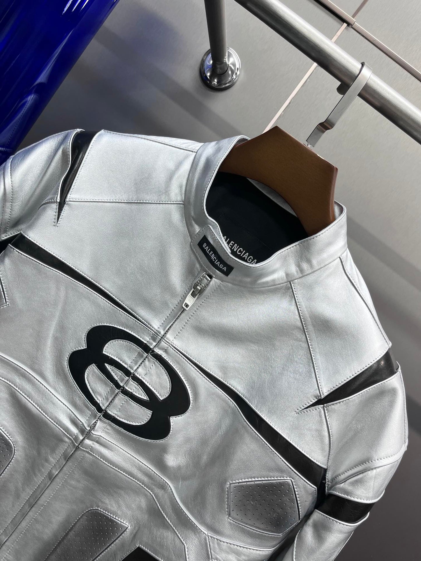 Balenciaga Oversized Leather Bikers Jacket – Silver